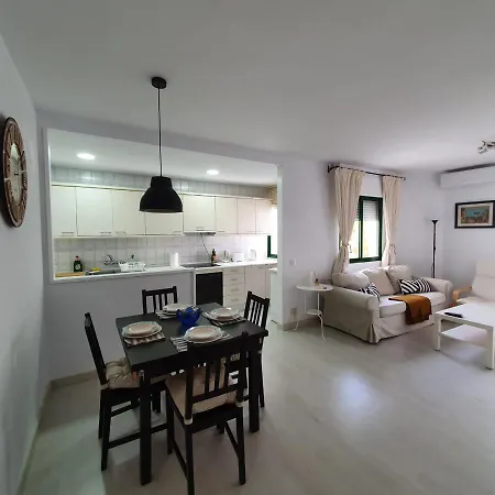 Estupendo Apartamento Cerca De La Playa Del Ancla Apartment *